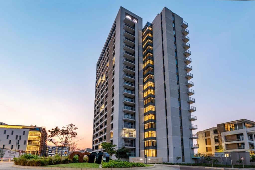 Menlyn Maine Residence Unit 1419 Pretoria Exterior photo