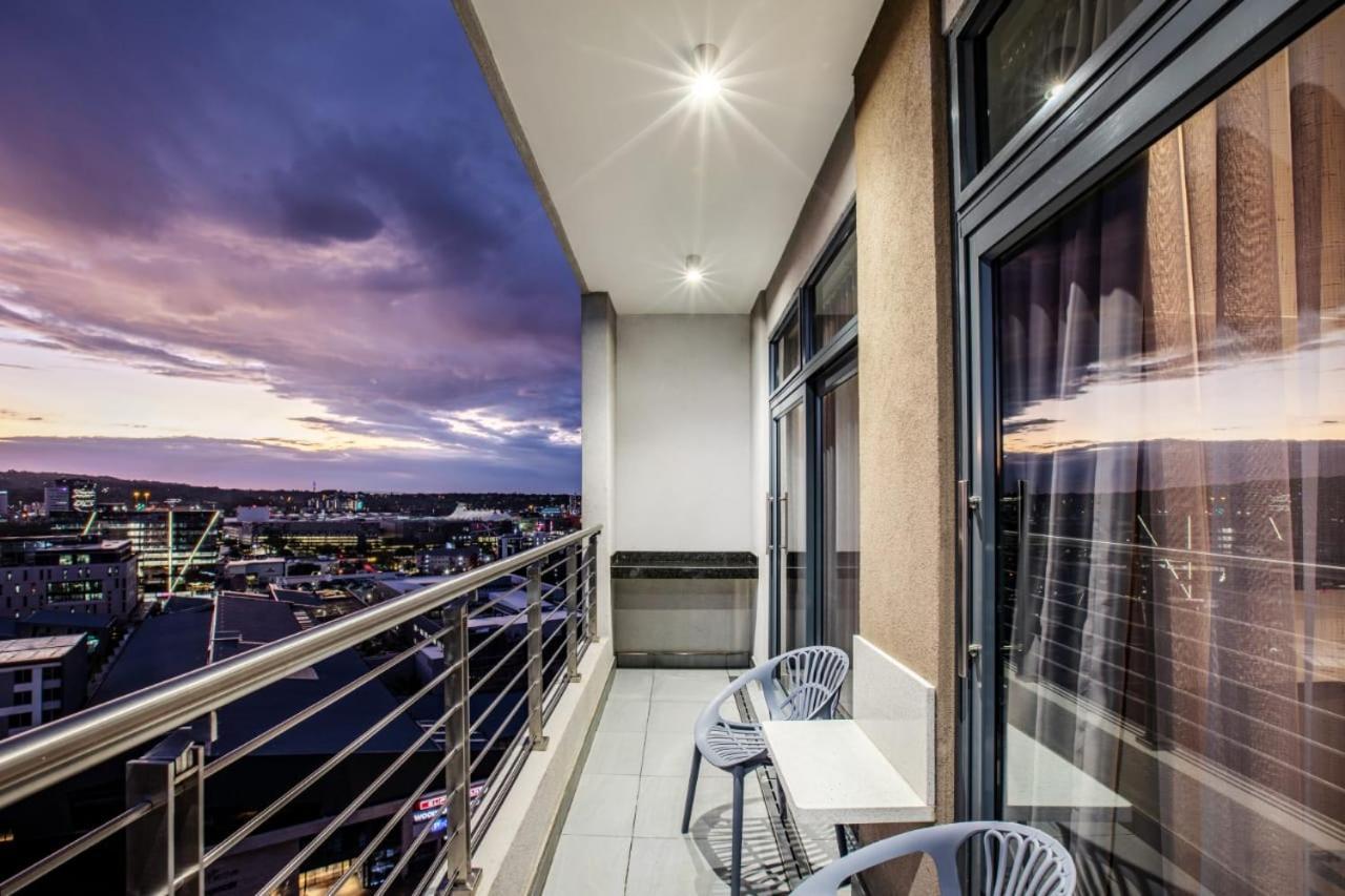 Menlyn Maine Residence Unit 1419 Pretoria Exterior photo